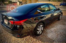 نيسان ألتيما